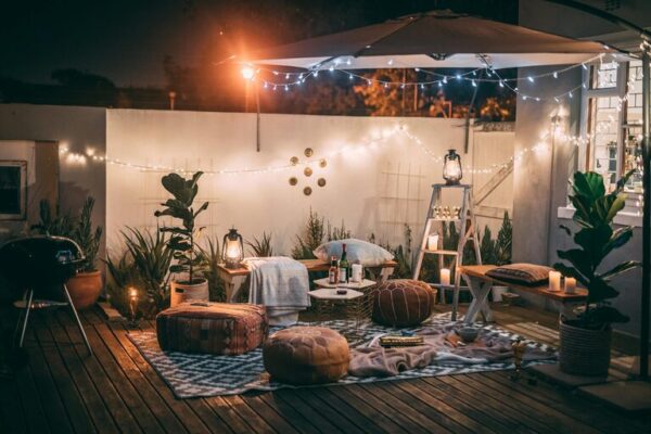 Tips for Creating a Cozy and Inviting Outdoor Living Space Year-Round